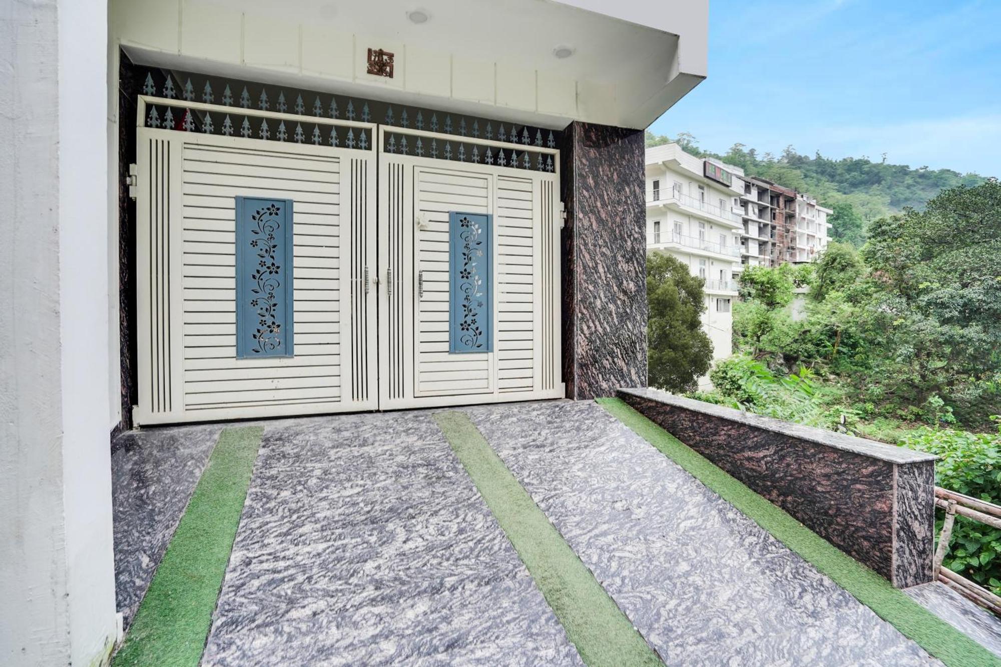 Super Townhouse Tapovan Exterior photo