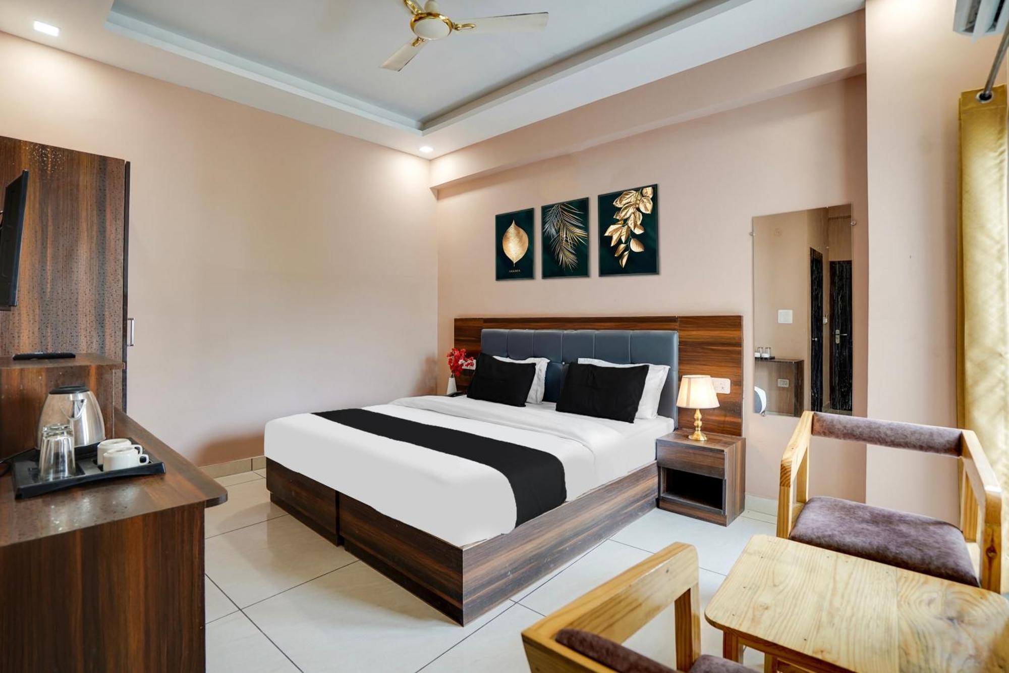Super Townhouse Tapovan Exterior photo