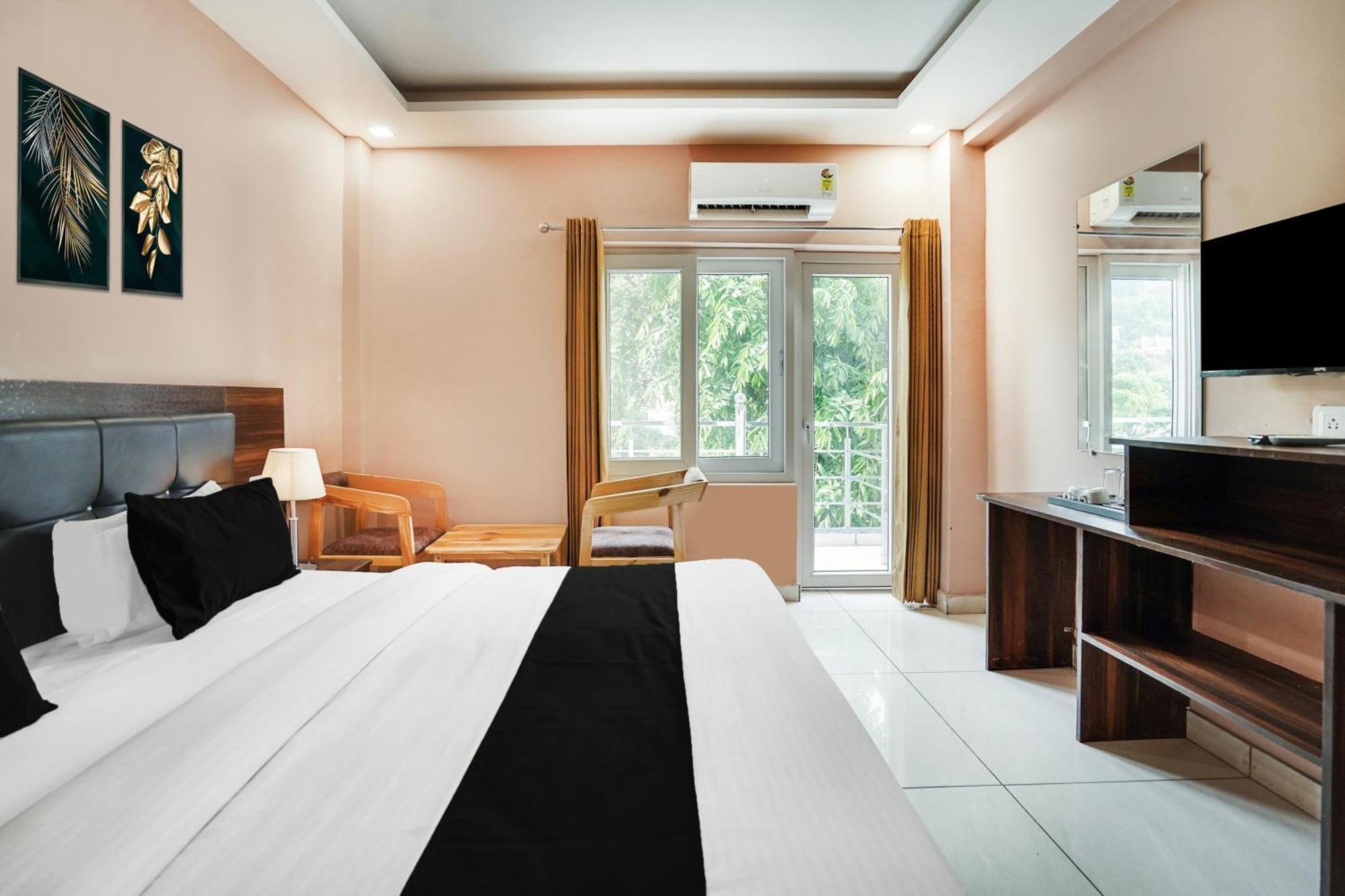 Super Townhouse Tapovan Exterior photo