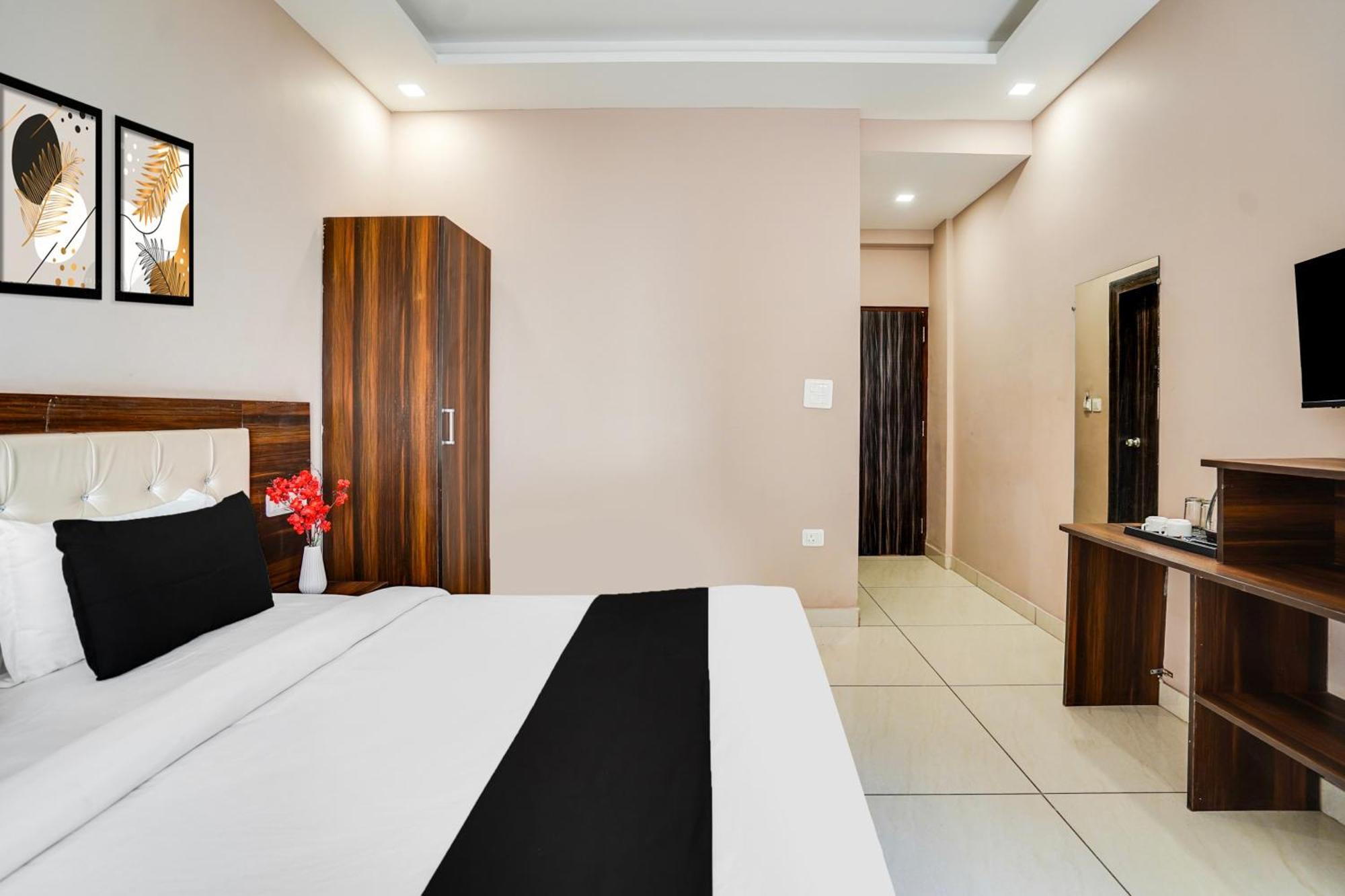 Super Townhouse Tapovan Exterior photo